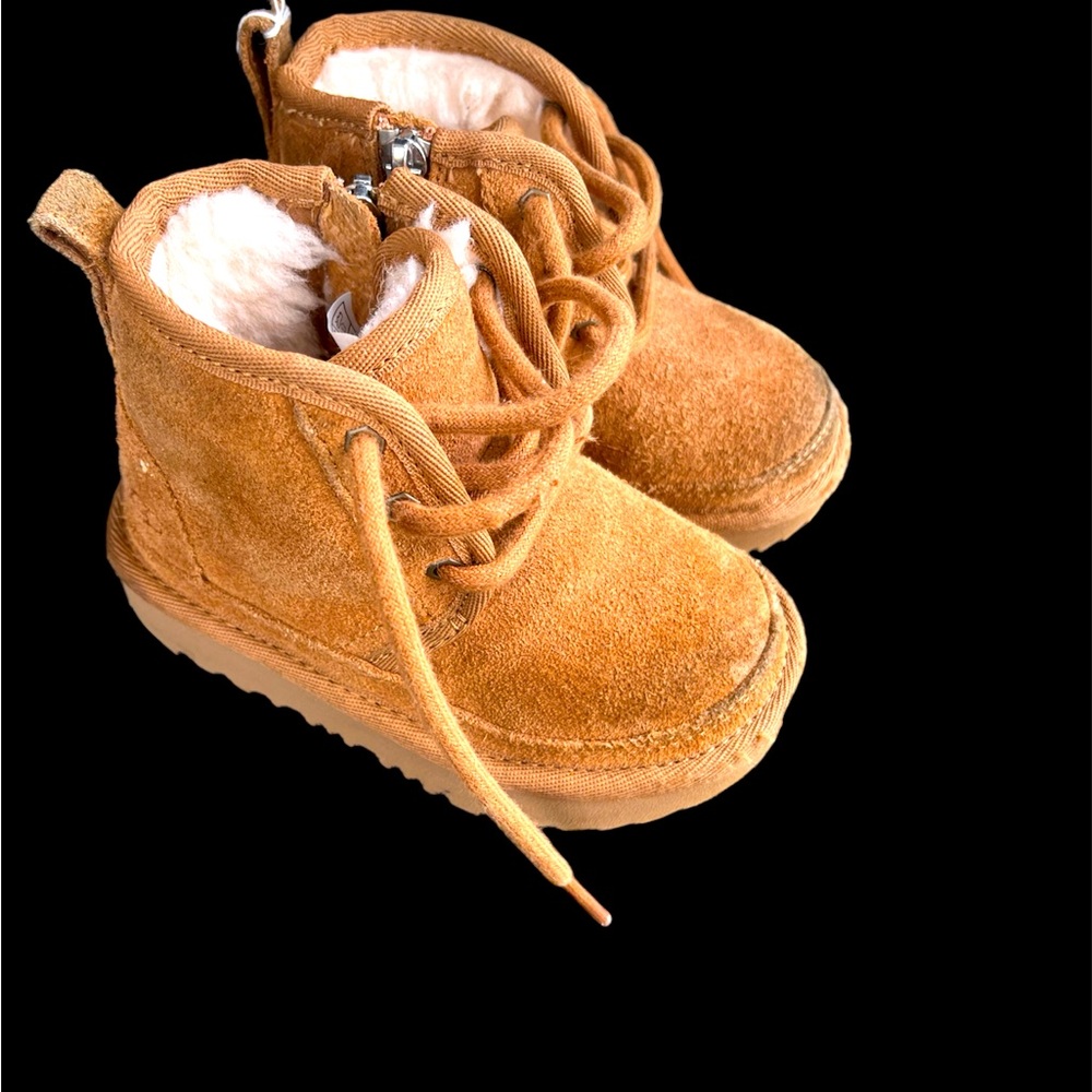 Ugg boots toddlers size 7